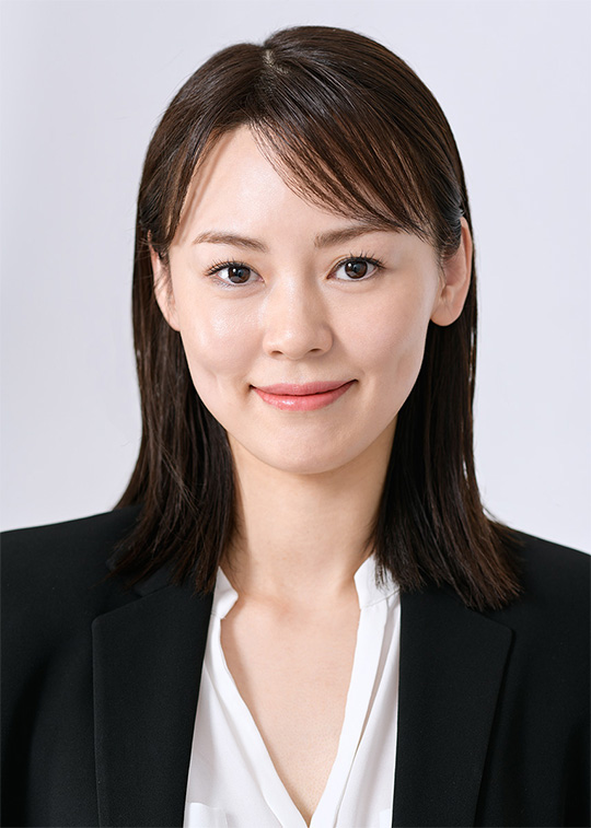 伴杏里 